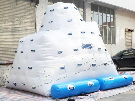 Inflatable iceberg water toys