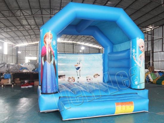Inflatable jumping bouncer