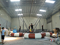 Inflatable bungee for 4people