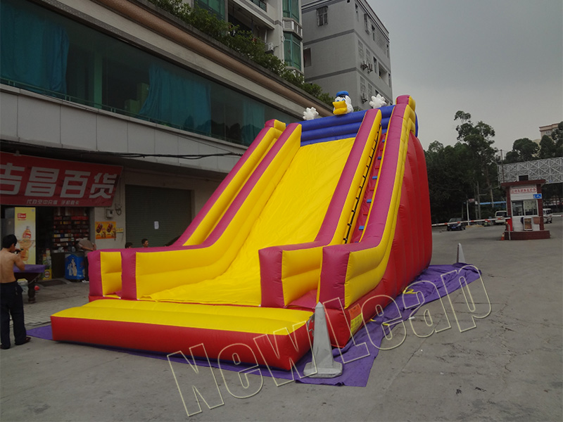 Inflatable dry slide