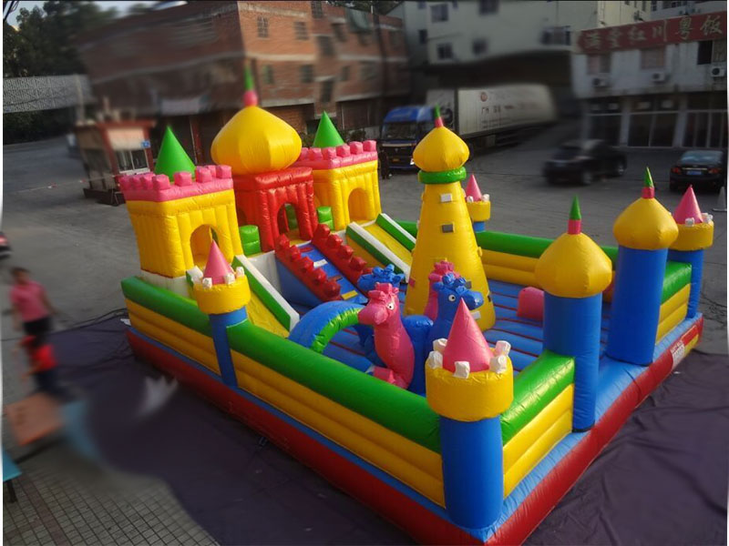 Inflatable amusement kingdom