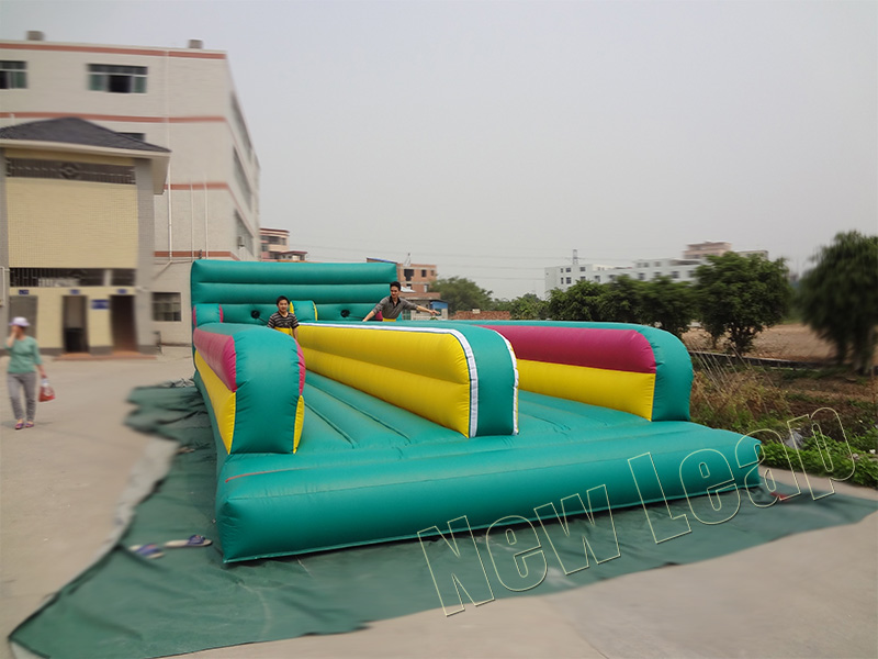 inflatable bungee run game