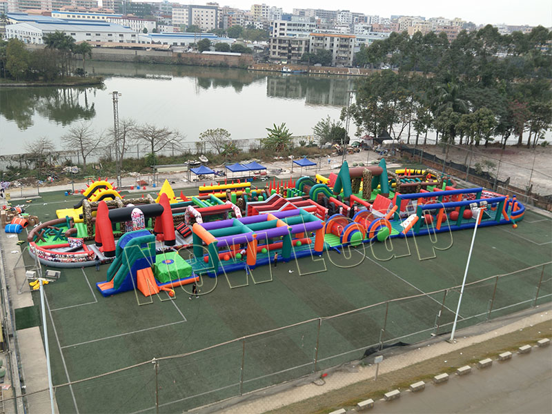 World biggest inflatable obstacle