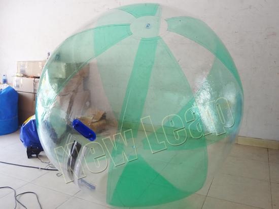 Inflatable water ball