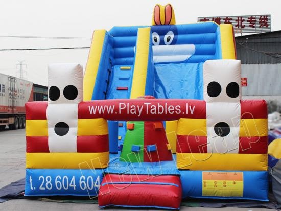 Giant inflatable slide