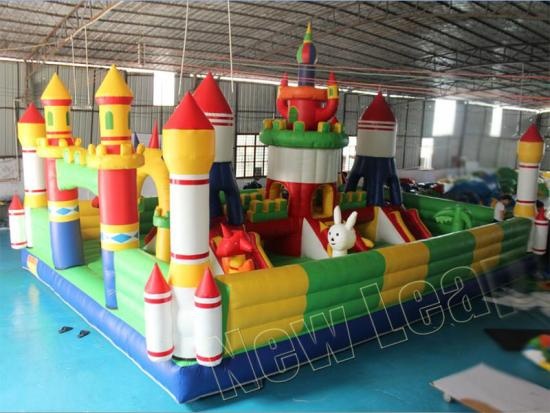 Inflatable amusement park